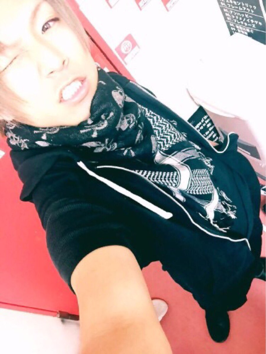 mone0911j2's tweet photo. 推しが、可愛すぎてつらいんやけど？！どーしたらいんだよ！だれか！！助けて！ https://t.co/J1yOIODAEW