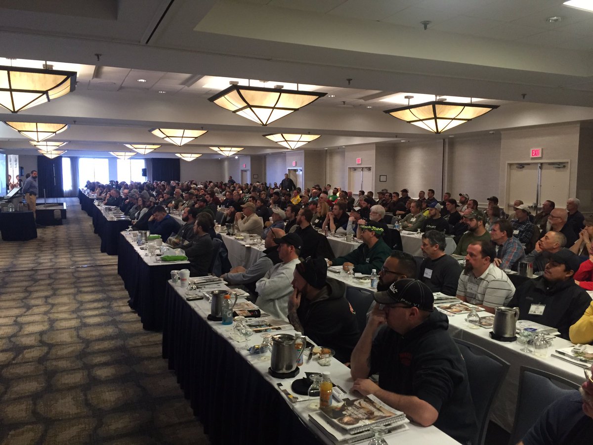 techobob's tweet image. Packed House 2016 Contractor Showcase #whyihardscape @techobloc @paverpete1 @TechoTate @techomd