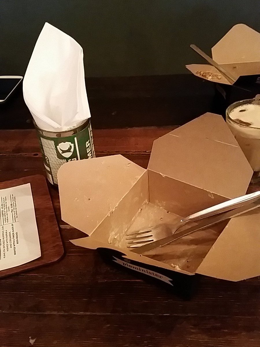 94slm95's tweet photo. @BrewDogBarLeeds the remains of my Chicken and Fungi Pie 😍 it was delish! #foodporn https://t.co/rgLb0gDl6n