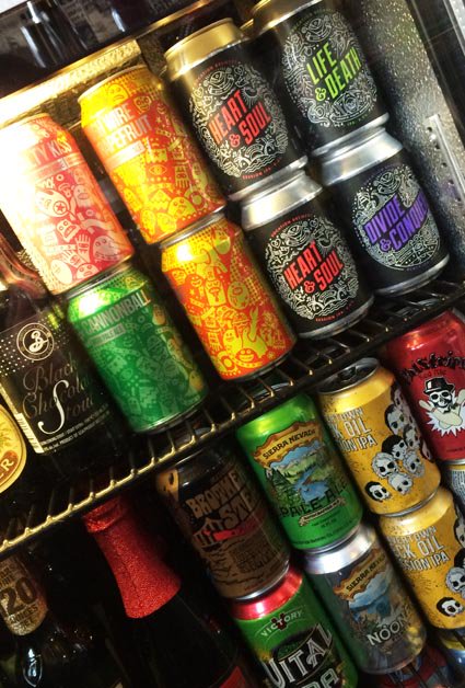 alvinosbarnewc's tweet image. The chiller is a real thriller!  We've #craftbeers a-go-go #Newcastle, so pop in and pop a tin!