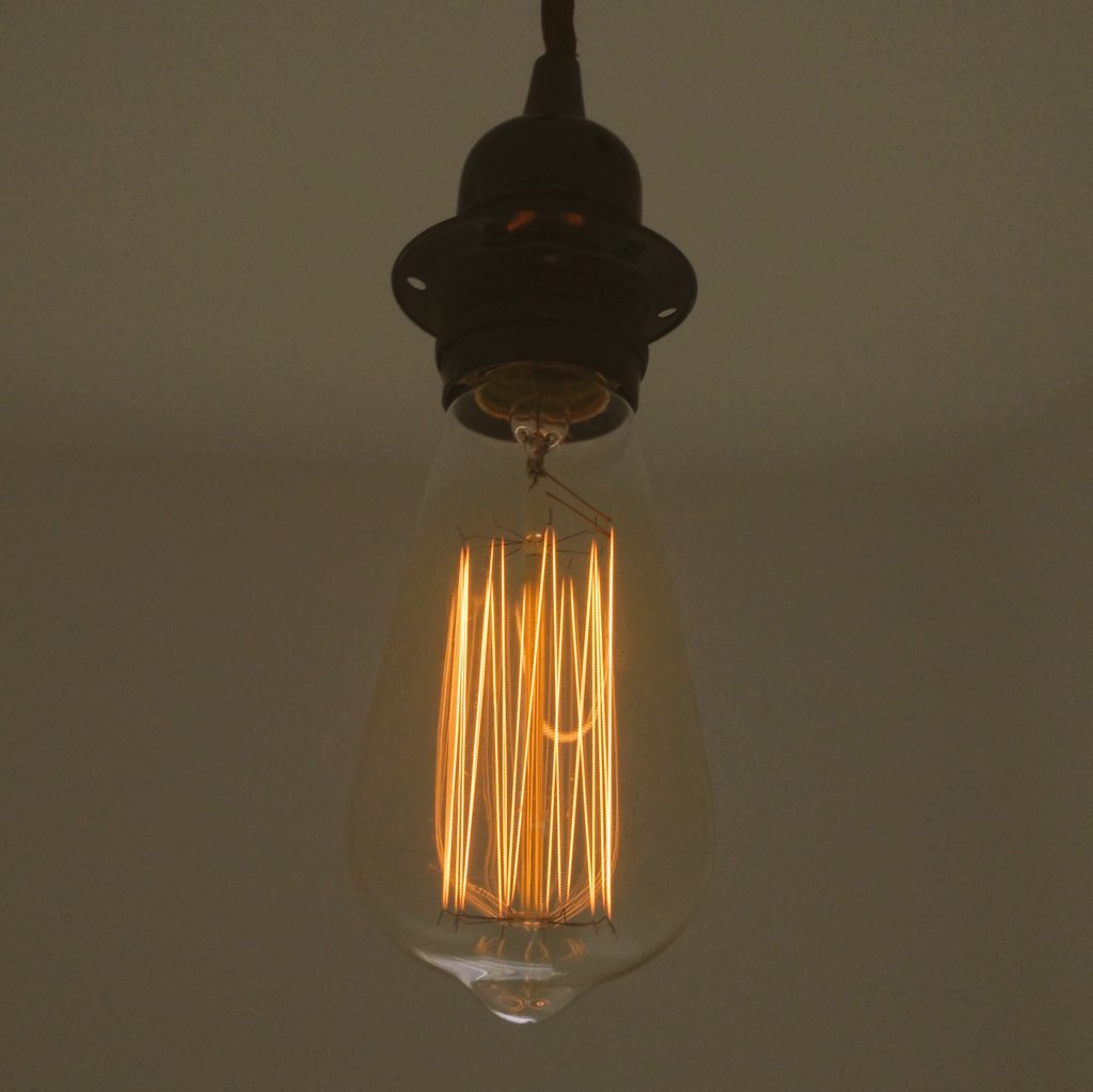 1ROOF_UK's tweet photo. Focus on the detail. #lightbulbmoment #homeinprovement. https://t.co/EHsB7W30XQ