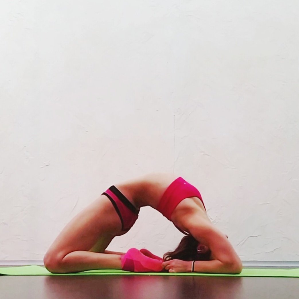 Violentinex's tweet photo. #poledance #flexibility #fitness #workout #stretching #yoga #contortion  #rome #monkeylabaerialstudio https://t.co/u9SjbdoeHi