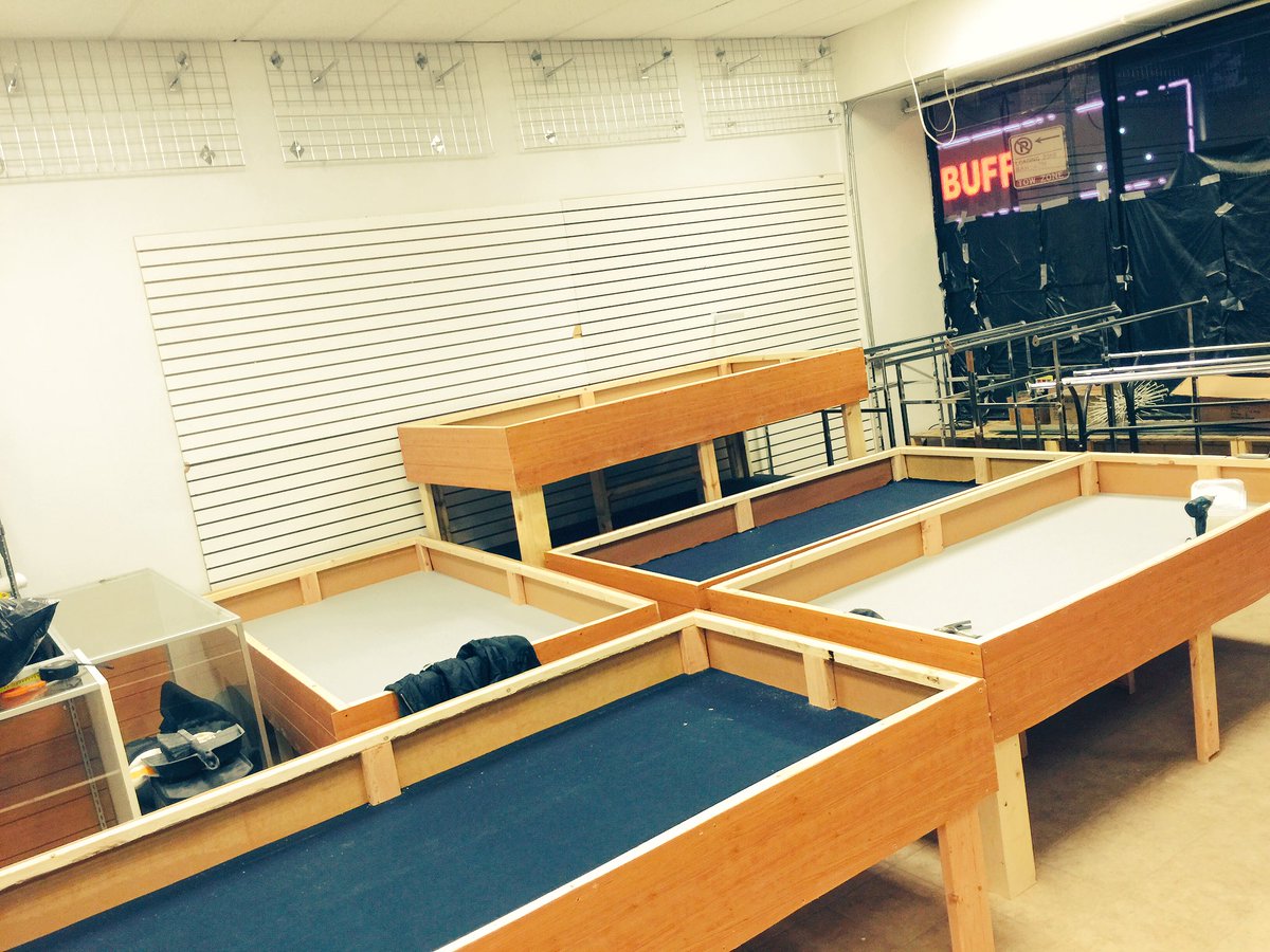 Cybrosgroup's tweet photo. #customjob our wholesale tables are felted and bordered.  Getting to the wire!  #cybrothersinc https://t.co/WogrqYJUpU