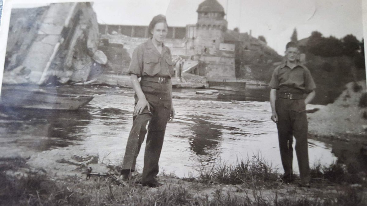 clairey_lew's tweet image. @sommecourt It would seem so then 😊 I wonder where that bridge was? Lots to do before his 100th in May 🎂