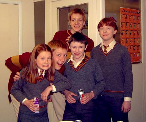 PotterWorldUK's tweet photo. Bonnie Wright behind the scenes of Harry Potter

#HappyBirthdayBonnieWright https://t.co/aWPREIZg1l