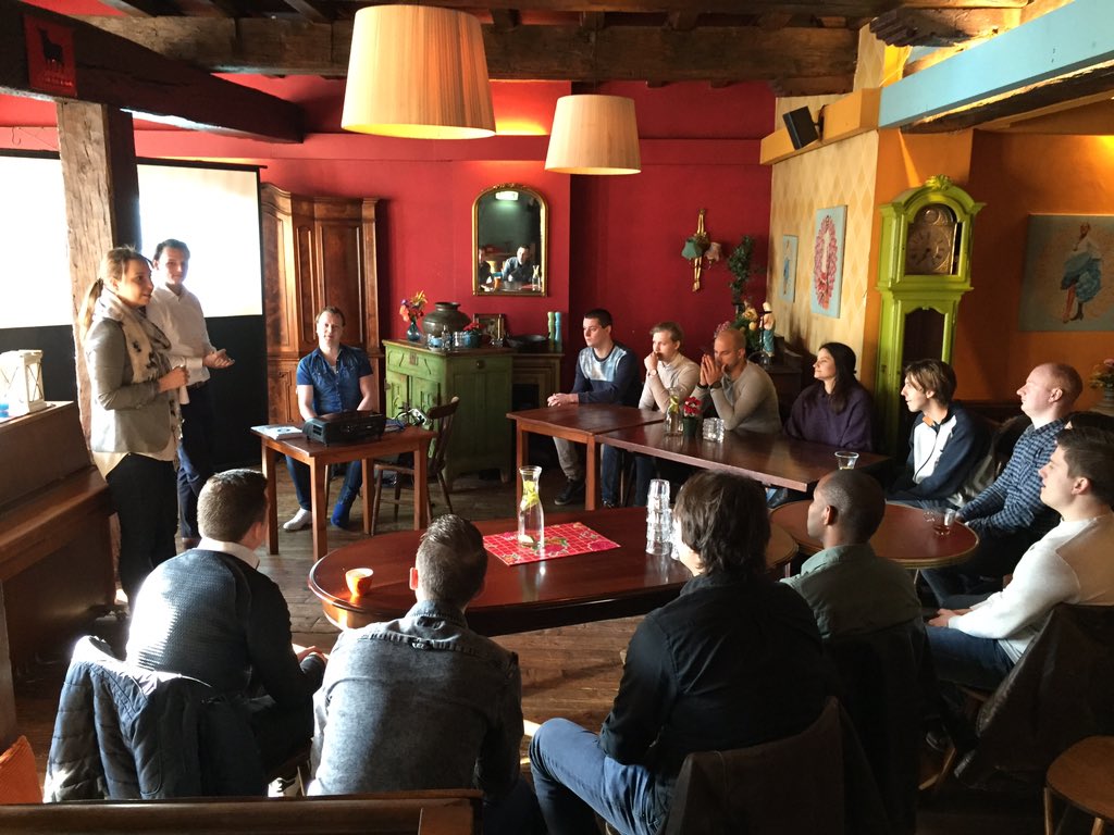 BreggieLeijten's tweet photo. T-(oegewijd) dag met onze young professionals! Stuiter stuiter!! #PinkRoccade https://t.co/9GZQ9uzcnR