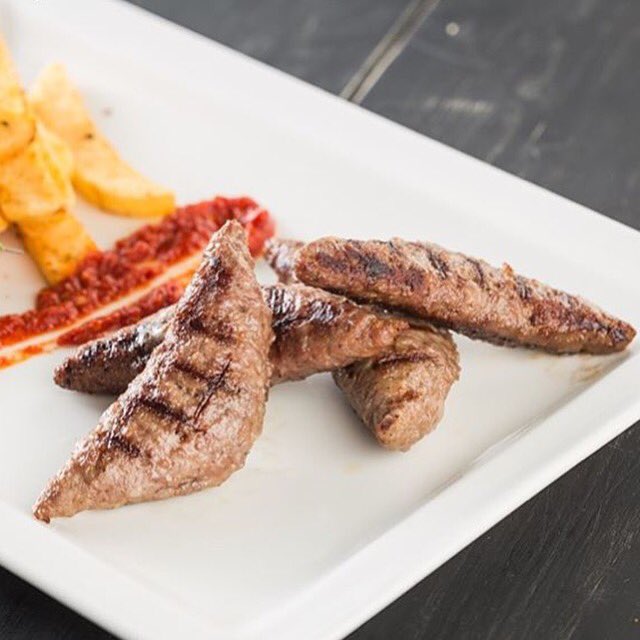 ButchaSteak's tweet photo. Özel yapım mozarella köftemizin eşsiz lezzeti ile kendinizi şımartın! https://t.co/5qmPqkSc6G