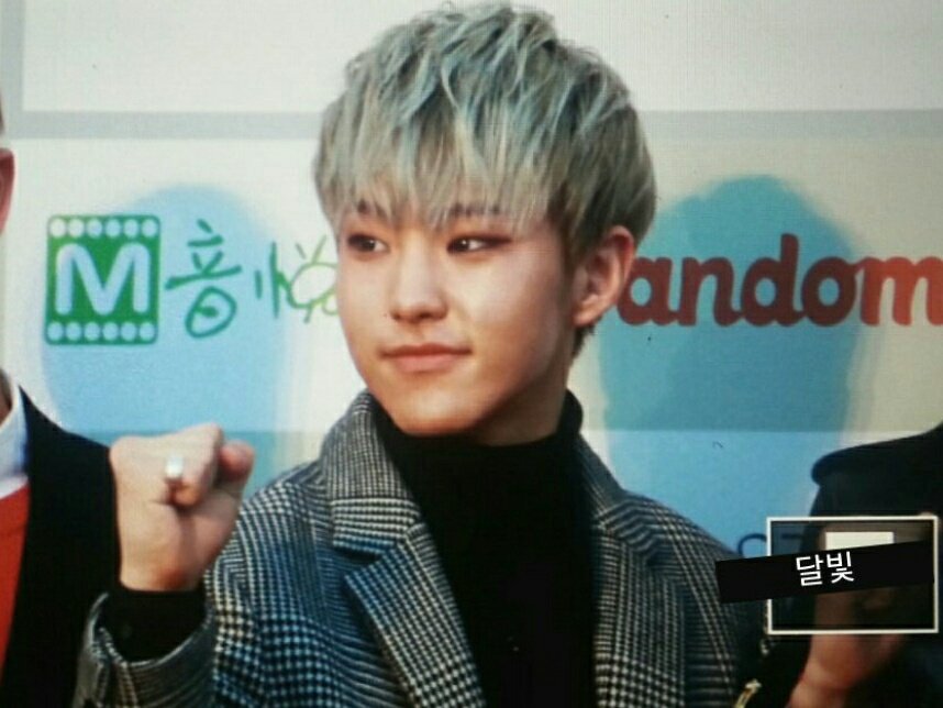 moon_light_17's tweet photo. 160217 #세븐틴 #호시 #순영 @pledis_17 https://t.co/l7QcYNOncB