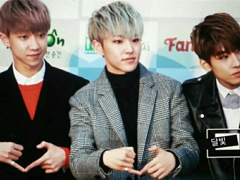 moon_light_17's tweet photo. 160217 #세븐틴 #호시 #순영 @pledis_17 https://t.co/l7QcYNOncB