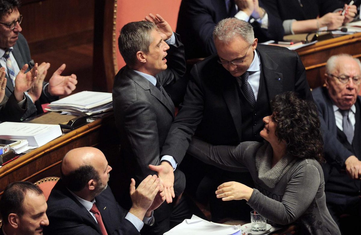 fattoquotidiano's tweet image. #Opensenato lavori sospesi. #Cirinnà si arrende: ‘Errore fiducia a #M5S, pagherò’
LEGGI: bit.ly/1Tqi43x