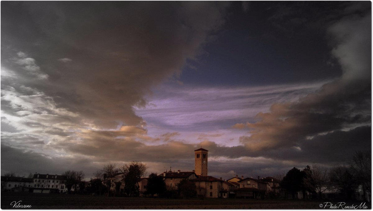 ProValvasone's tweet photo. Buongiorno :D 
#valvasone #pordenone #FVG #borghipiubelliditalia https://t.co/Poc3CmxPQv