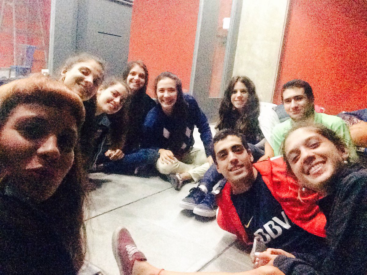 JuanaBahillo's tweet photo. el acampe ✊🏼🌩⛺️🌚 https://t.co/oiz6LoCfhL