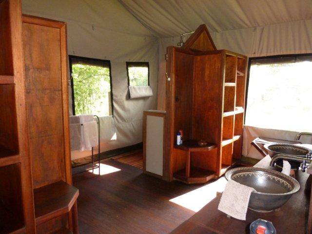 Rawbotswana's tweet photo. Glamping in style #adventure #luxurysafaris #ridingsafaris #walkingsafaris #botswana @botswana_tourism https://t.co/mYi89rkfdk
