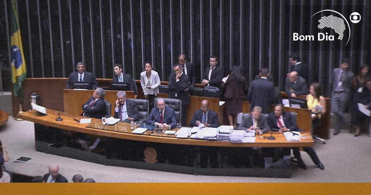 BomDiaBrasil's tweet photo. PMDB escolhe novo líder hoje em eleição que opõe governo e Cunha: https://t.co/Gv4ZnD6wX8 https://t.co/Fs5JcCfKbc