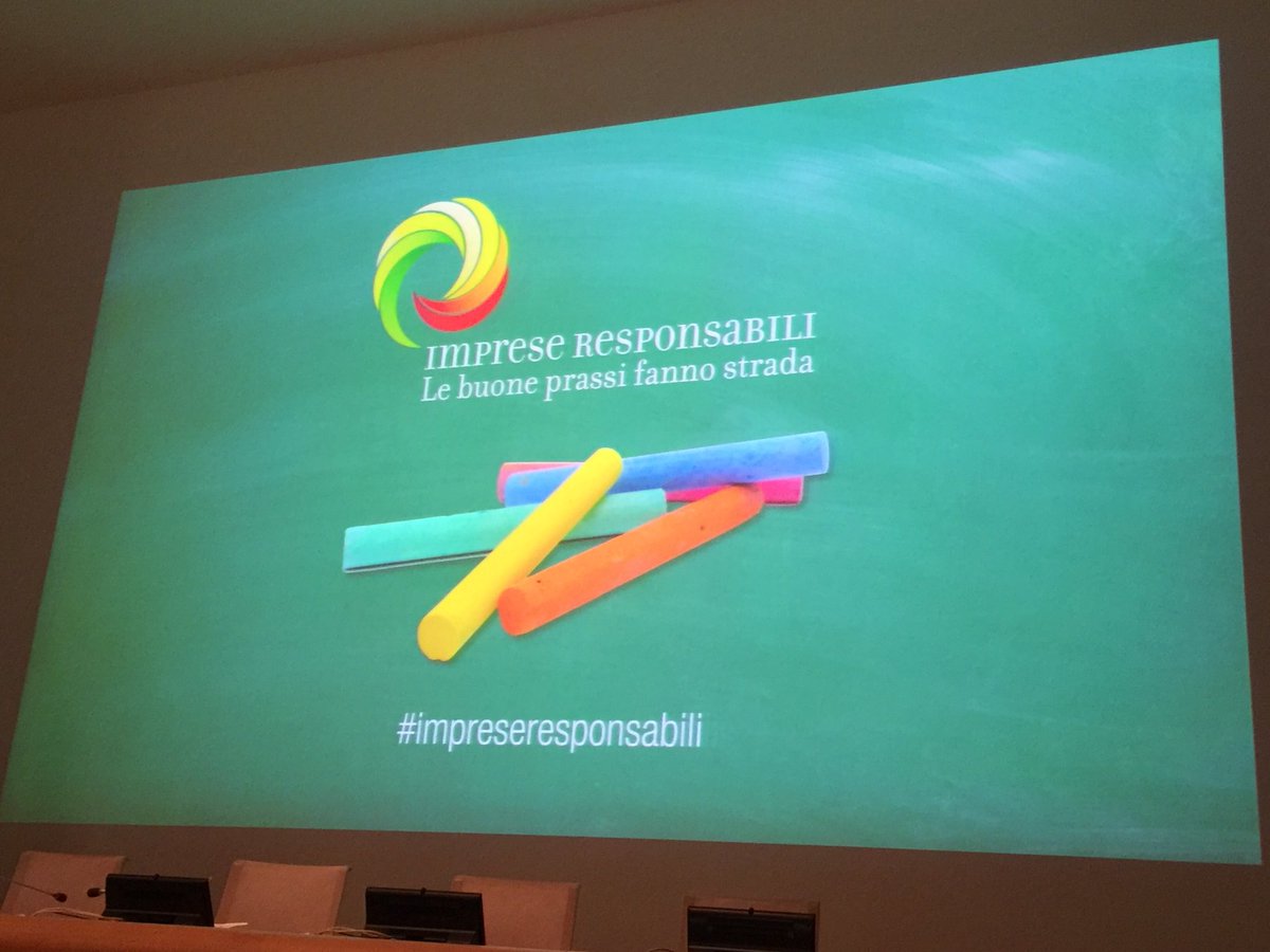 ConfartigLomb's tweet photo. #ResponsabilitaSociale @mauro_parolini premia #MPI lombarde @ajparrucchieri @SidipWorld @BertoSalotti #GavoImpianti https://t.co/dzCEDaEnRQ