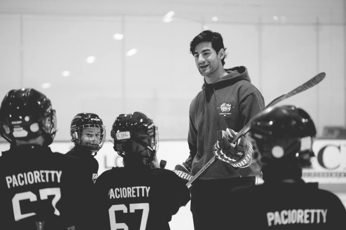 Un ambassadeur qui prend le temps de donner des conseils aux jeunes. Nous n'aurions pas pu trouver mieux #Pacioretty