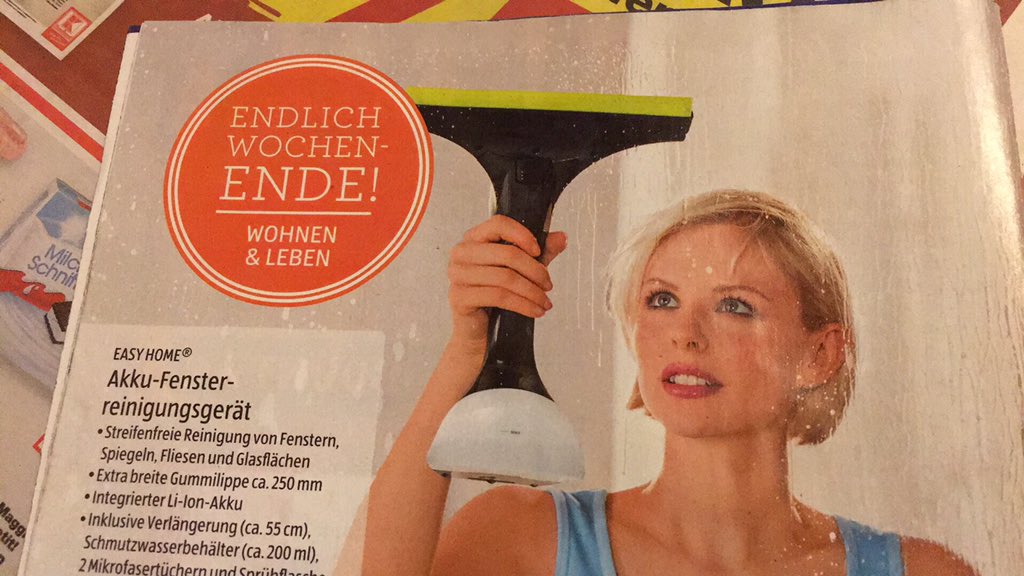 FloKre's tweet photo. Schön, wenn #Frau die Freizeit am Wochenende sinnvoll nutzt und sich auch noch freuen kann. #aldi #fail #klischees https://t.co/3X3iFiBQNo