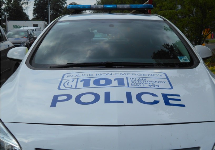 BromStandard's tweet photo. Man attacks car in Bromsgrove with spade - https://t.co/zuPubiWZmZ https://t.co/UQoRAldDMT