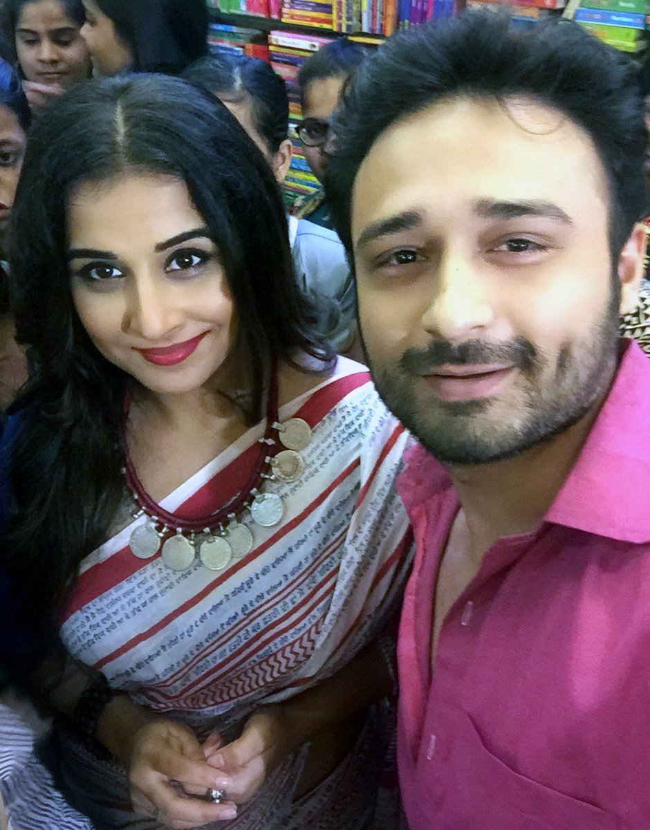TeamJaey's tweet photo. @vidya_balan and @JaeyGajeraIndia Together 😍
https://t.co/pyjXS6bPYc  #VidyaBalan #JaeyGajera #Bollywood #VidyaJaey https://t.co/3uejNCzt86