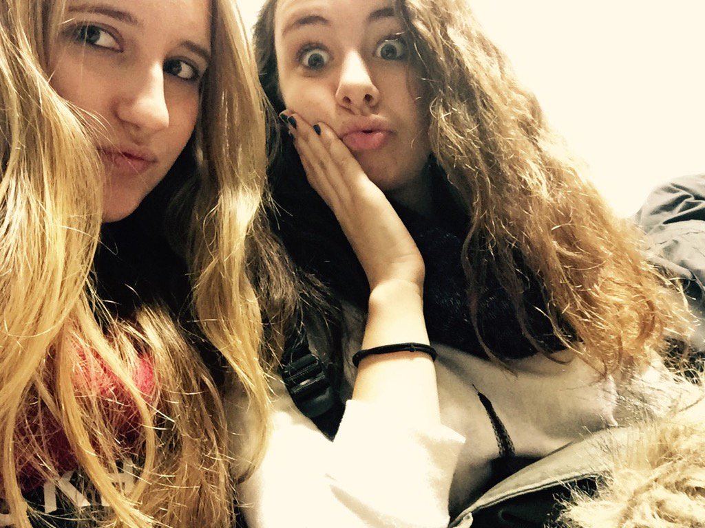 Marinabrachoo's tweet photo. Waiting 4A2 #exam #nervous #sis #wepass #ready #english4live https://t.co/F9QbTkv5EX