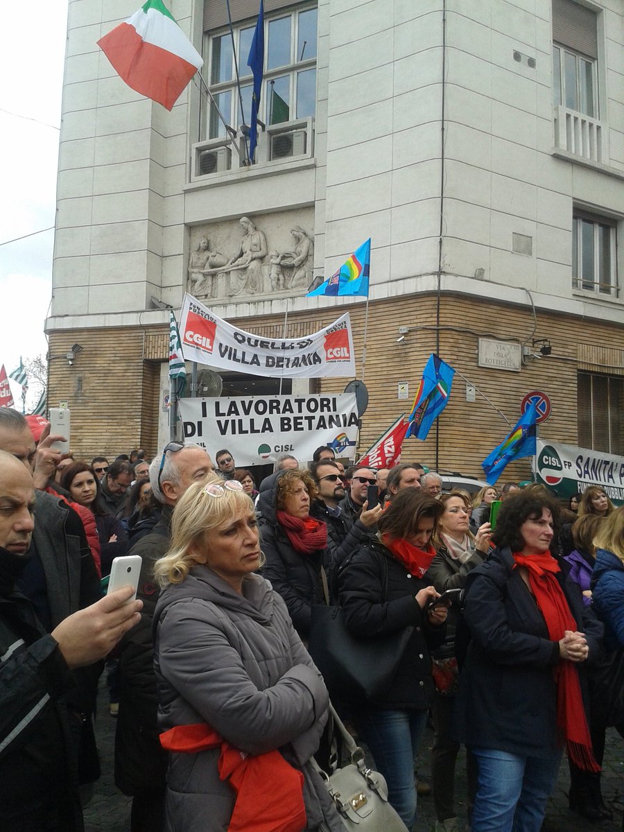 #contrattoSubito manifestazione roma #sanitàcodicerosso difendiamo #dirittiallasalute