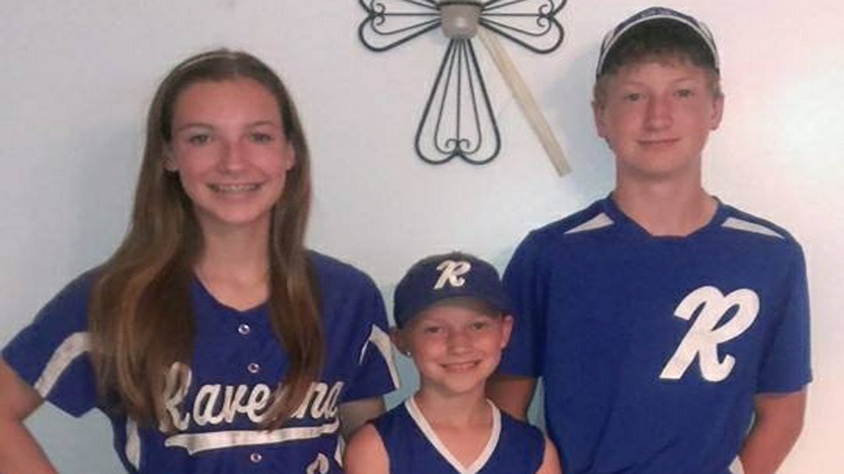 DanHarland's tweet photo. #RavennaStrong
Memorial service for the Kubasiak family at Ravenna HS gym tonight.
https://t.co/B845ChWkPU https://t.co/XYqGj6nSD3