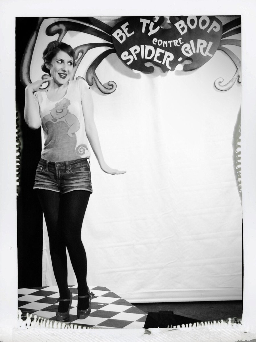 Betty Boop (@rosyboop) on Twitter photo Betty Boop prend petit à petit possession du <a href="/Theotheatre/">Le Théo Théâtre</a> !
Première le dimanche 28 février à 19h jusqu'au 1er mai. Betty Boop prend petit à petit possession du <a href="/Theotheatre/">Le Théo Théâtre</a> !
Première le dimanche 28 février à 19h jusqu'au 1er mai.