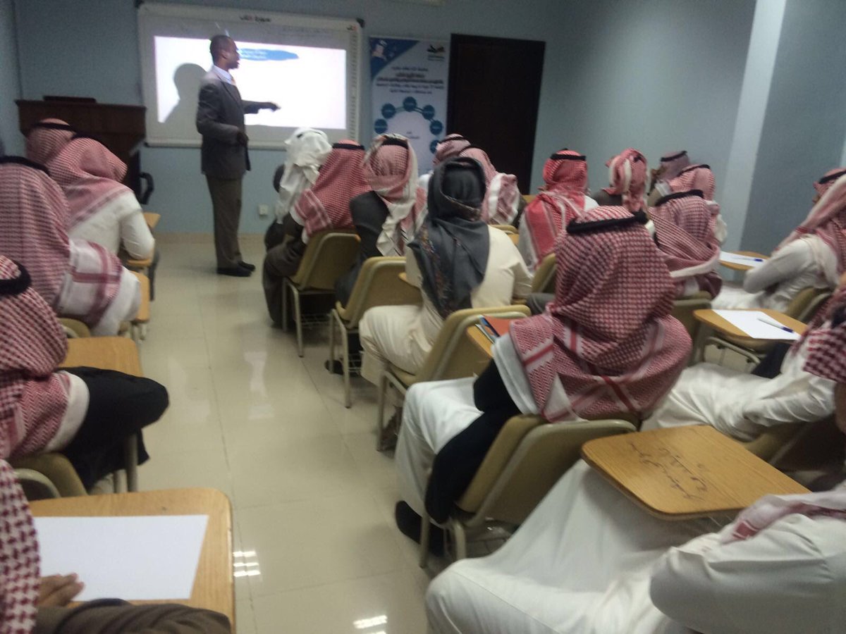 Dcscesu's tweet photo. جانب من دورة أساسيات الحاسب الآلي لطلاب #جامعة_شقراء في ساجر https://t.co/hCYe57lfud