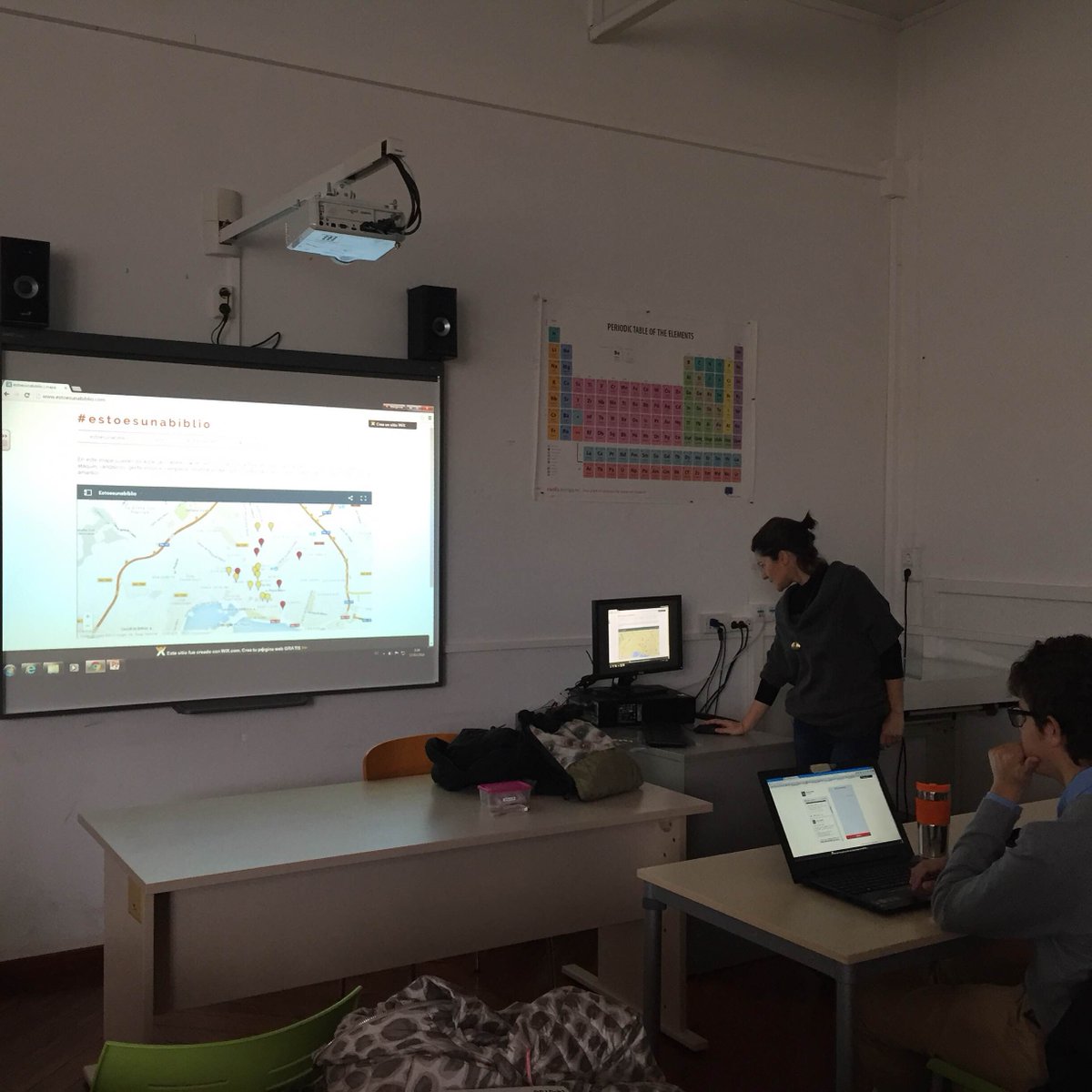 Avui ens ha visitat Cristina Llorente de @Arquitectives per a parlar de la iniciativa #estoesunabiblio