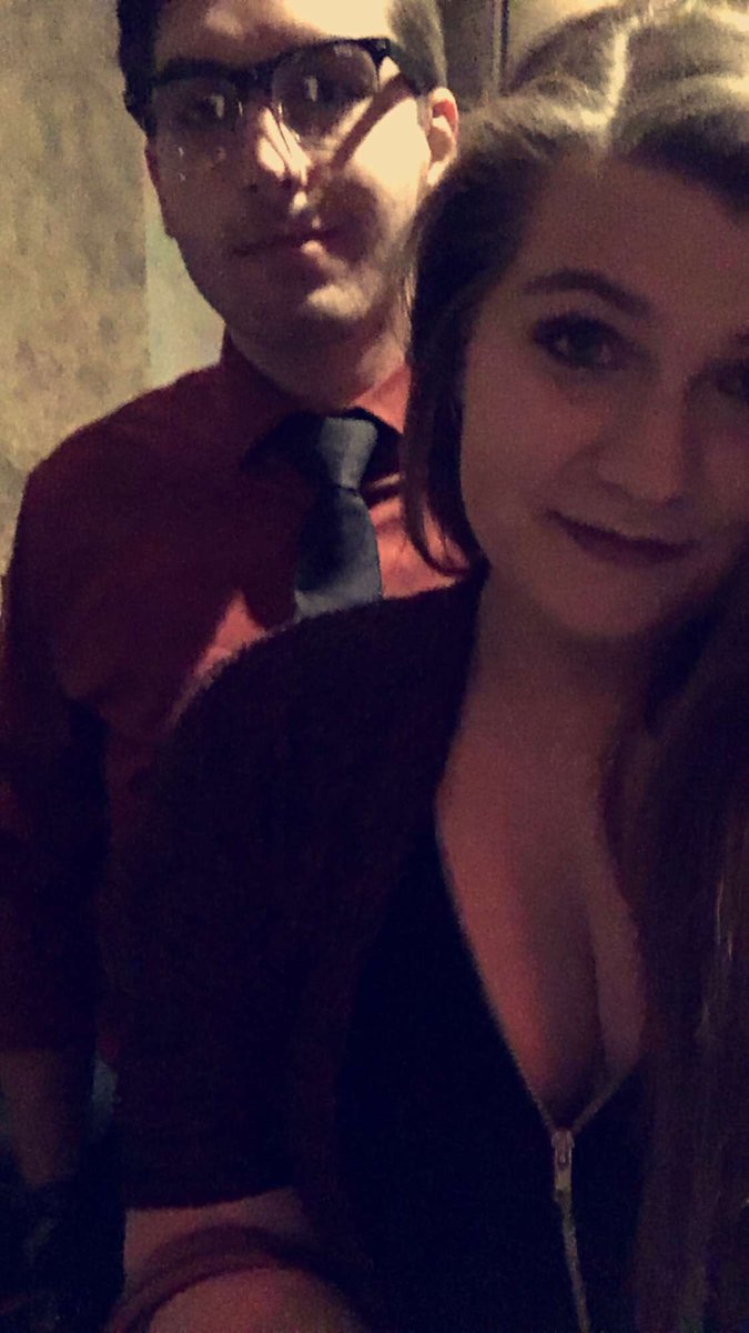 shellmarita's tweet photo. Savage power couple right here! #complimentsfromstrangers https://t.co/tpB9gqu4Vg