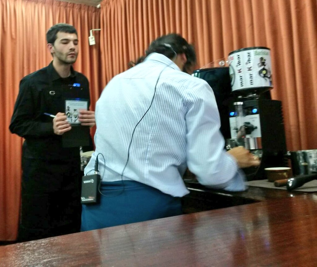 .<a href="/DamianSeijas/">Damián Seijas</a> campeón nacional de Baristas, ejerce de juez técnico en el Campeonato de #BaristasFoz