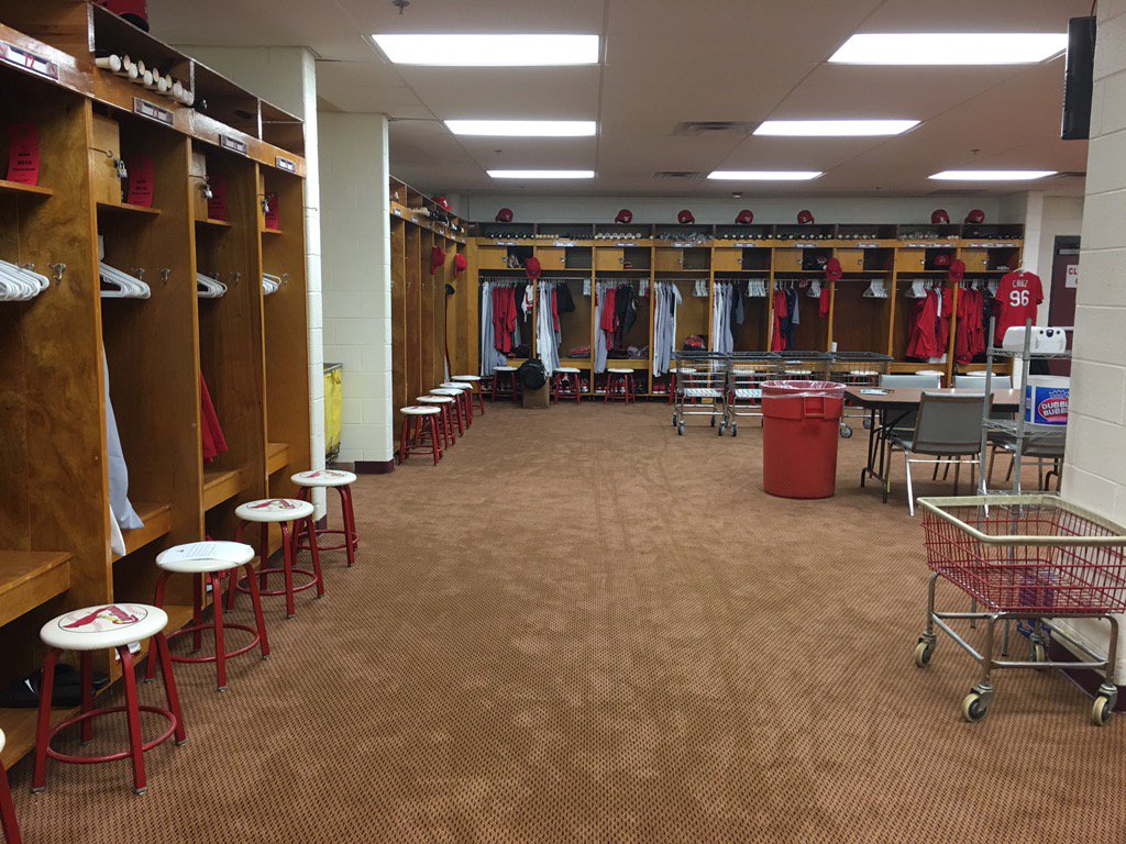 Cardinals's tweet photo. As the sun rises in Jupiter this morning, the team is ready for pitchers &amp; catchers to report to #SpringTraining https://t.co/UcWoFhsaYk