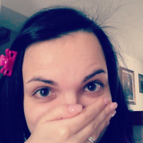 fioresgramma's tweet photo. Chiamasi #fashionlook da faccende domestiche! 😂
#beauty #girl #selfie #myself #hair #pulizie #picoftheday #instasel… https://t.co/rpI1pCnE0o