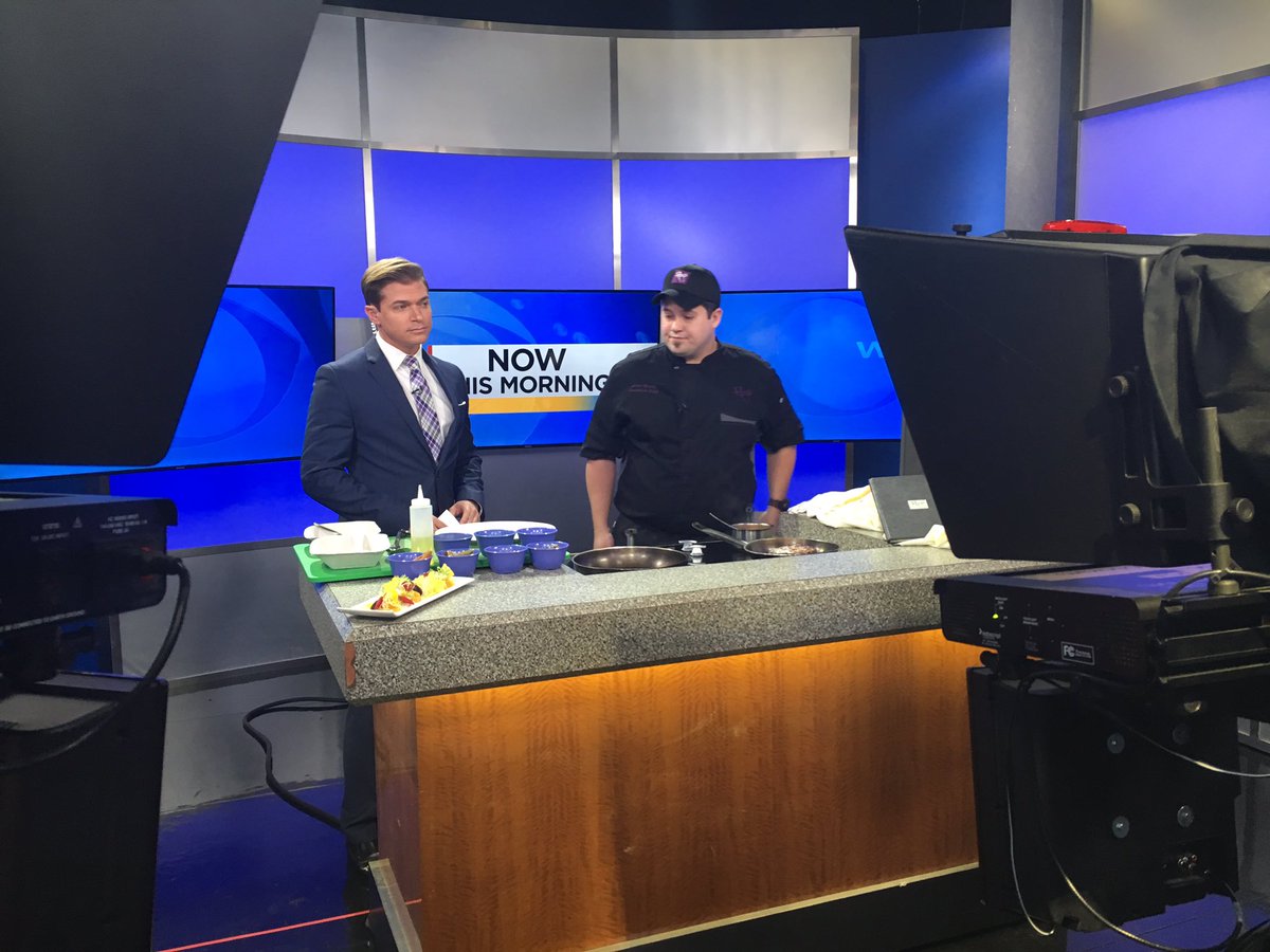 therese_benson_'s tweet image. Wednesday's make my stomach growl. #Roy's from #BonitaSprings is grilling up pork porterhouse! @ShaunKraisman