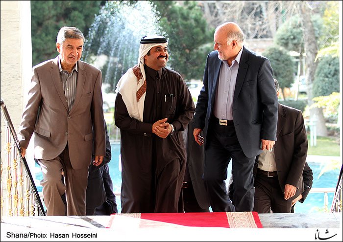 JavierBlas's tweet photo. All smiles between #Iran and #Qatar #oil ministers - would it lead to a deal? 
#OPEC #SaudiArabia #Russia #Venezuela https://t.co/5AzCahyvVD
