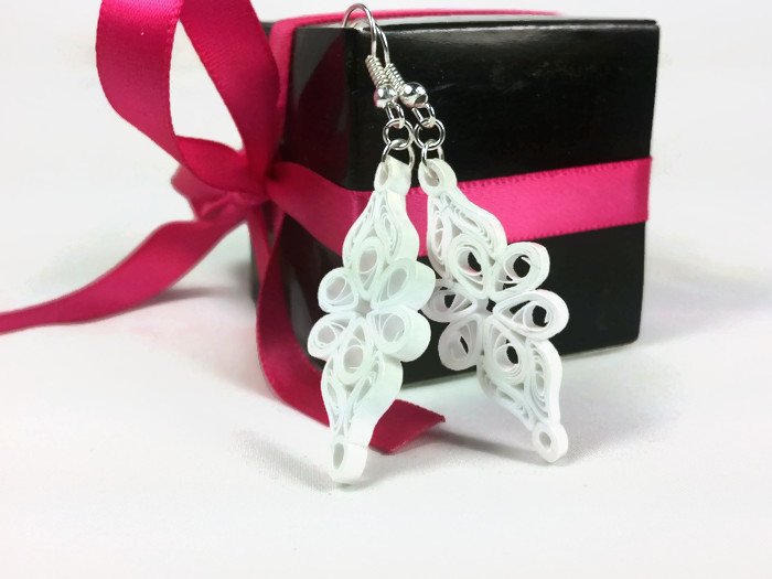 SwtHrtsNCrafts's tweet photo. Unique Bridal Earrings Wedding #jewelry https://t.co/t4nTIdC2V0 via @Etsy #bridetobe #weddinginspiration https://t.co/b2Z2xOv4iX