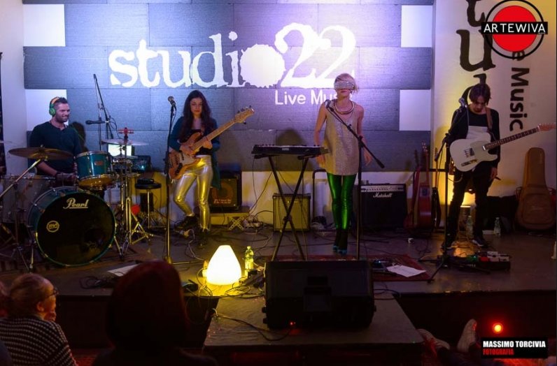FMDBlog's tweet photo. #Recensione:Concerto @cassandraffaele allo #Studio22liveMusic​ di Palermo.Di @salemi_corrado https://t.co/y339LfEzad https://t.co/qJj8LrRp0f