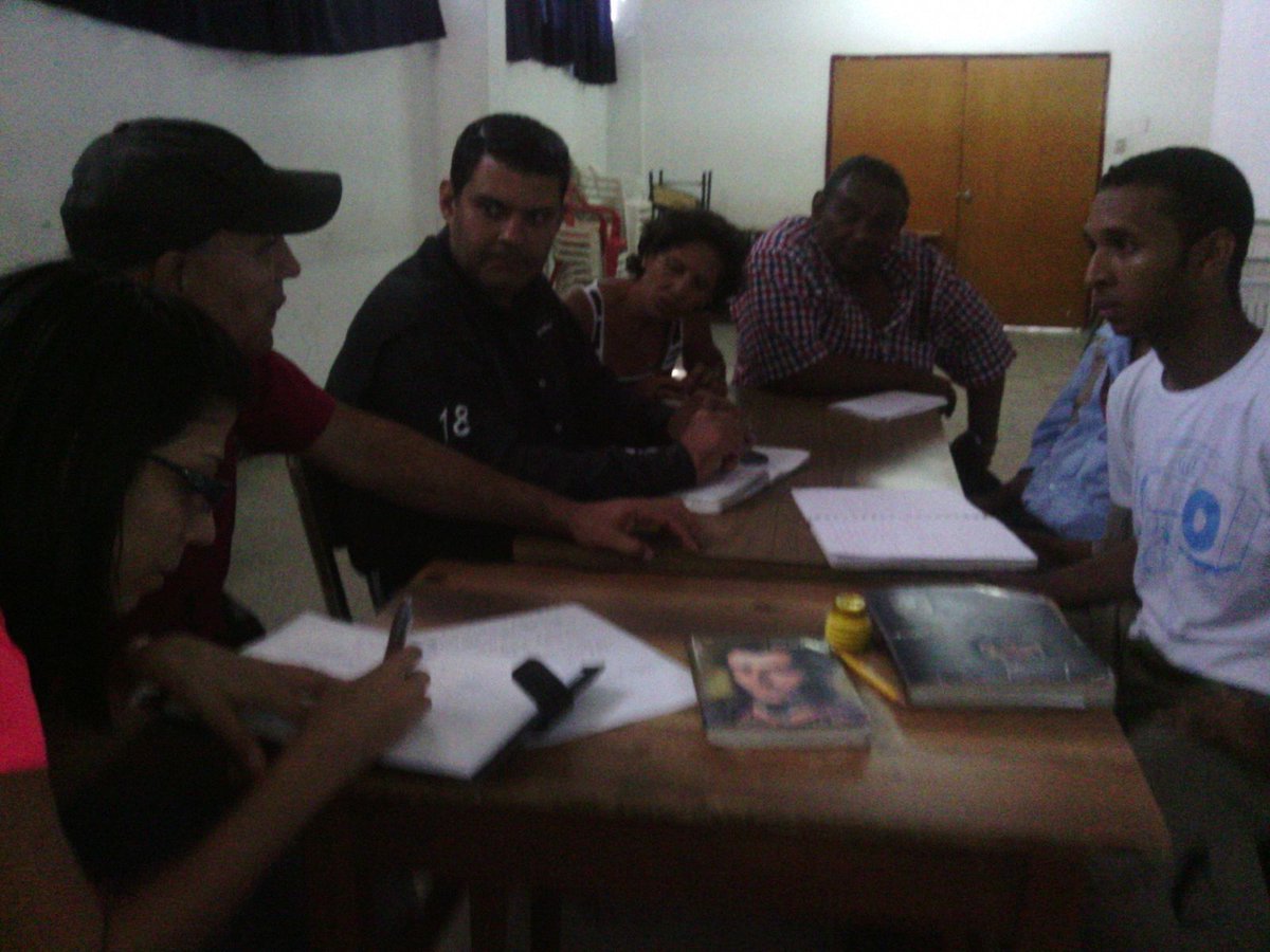 yosmary's tweet photo. 1ra reunión de la comisión de Comunicación Popular del #FPHCH #Carabobo @tucampana @CRBZ_CARABOBO VamosEncomunad@s! https://t.co/1xVEoLAuLw