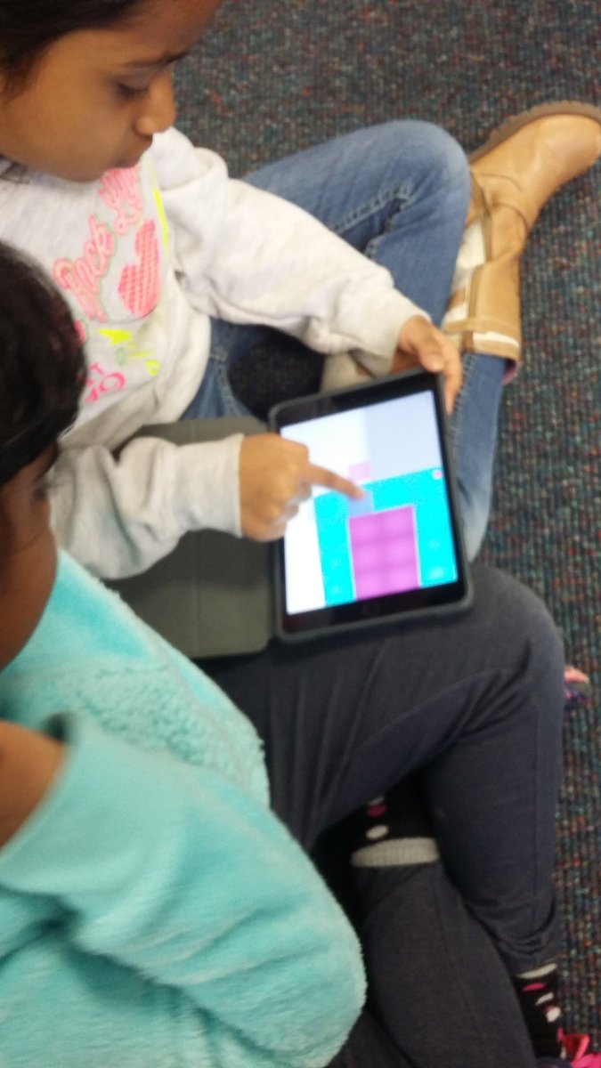 cpmakerspace's tweet photo. 2nd grade Ss learning about nets by making their own using Origami Block Builder! #makered #makerspaces #cpstem https://t.co/R6ZyeZTCM5