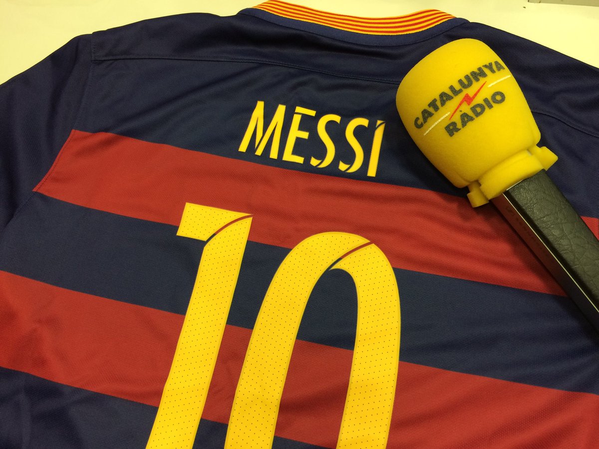 RT i FOLLOW si vols una samarreta de Messi! #FCBLive #Messi300 #johiera