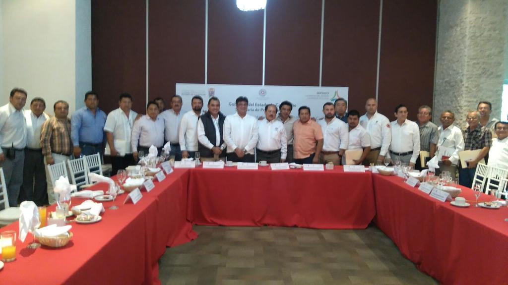Fco_LopezKu's tweet photo. Concluye reunión de trabajo con @Chalo_Brito donde acordamos mejorar las líneas de acción en Protección Civil. https://t.co/fMNomVBmA9