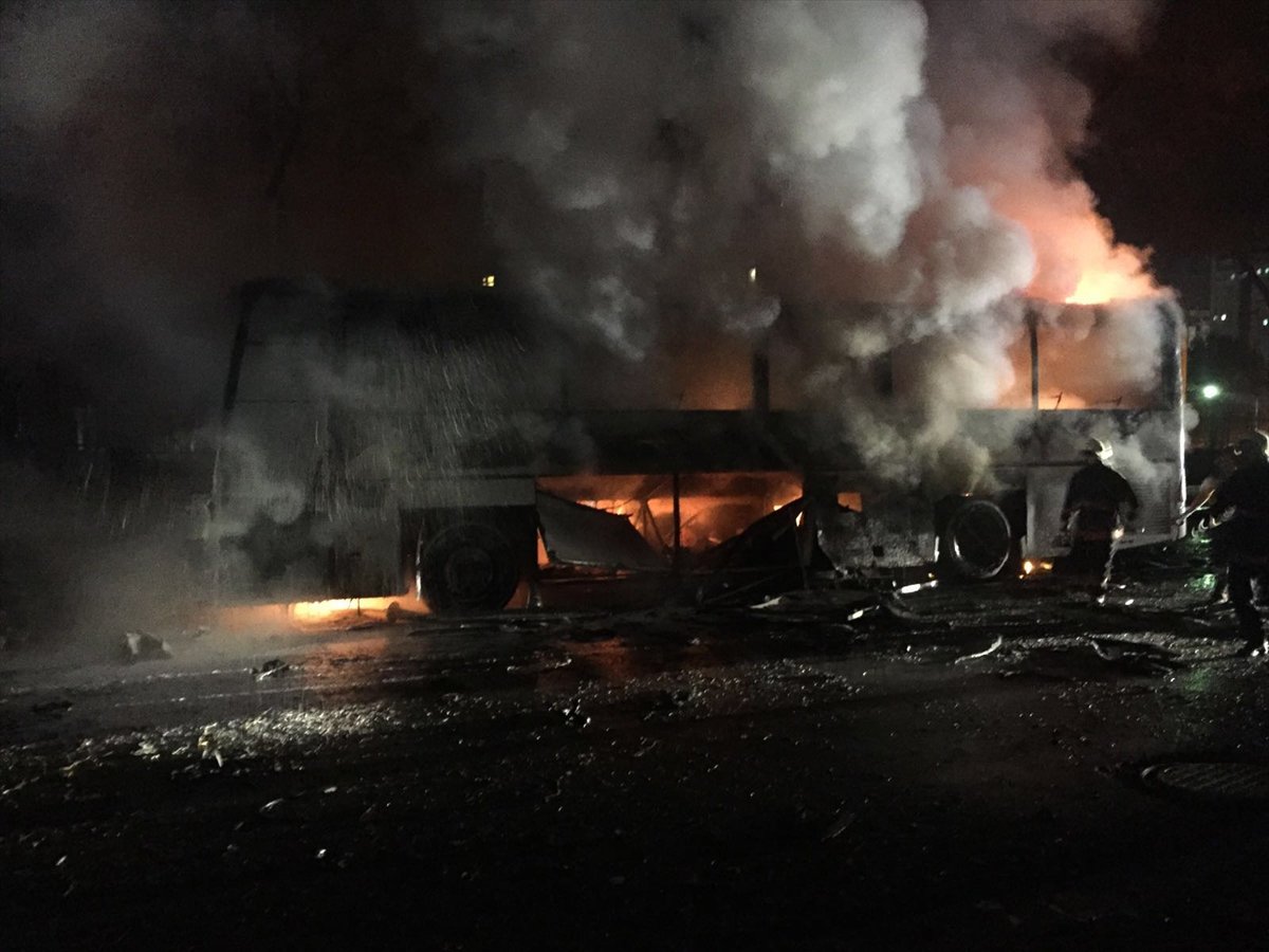 euronews's tweet image. #Ankara governor says at least 11 people died in an attack near military headquarters