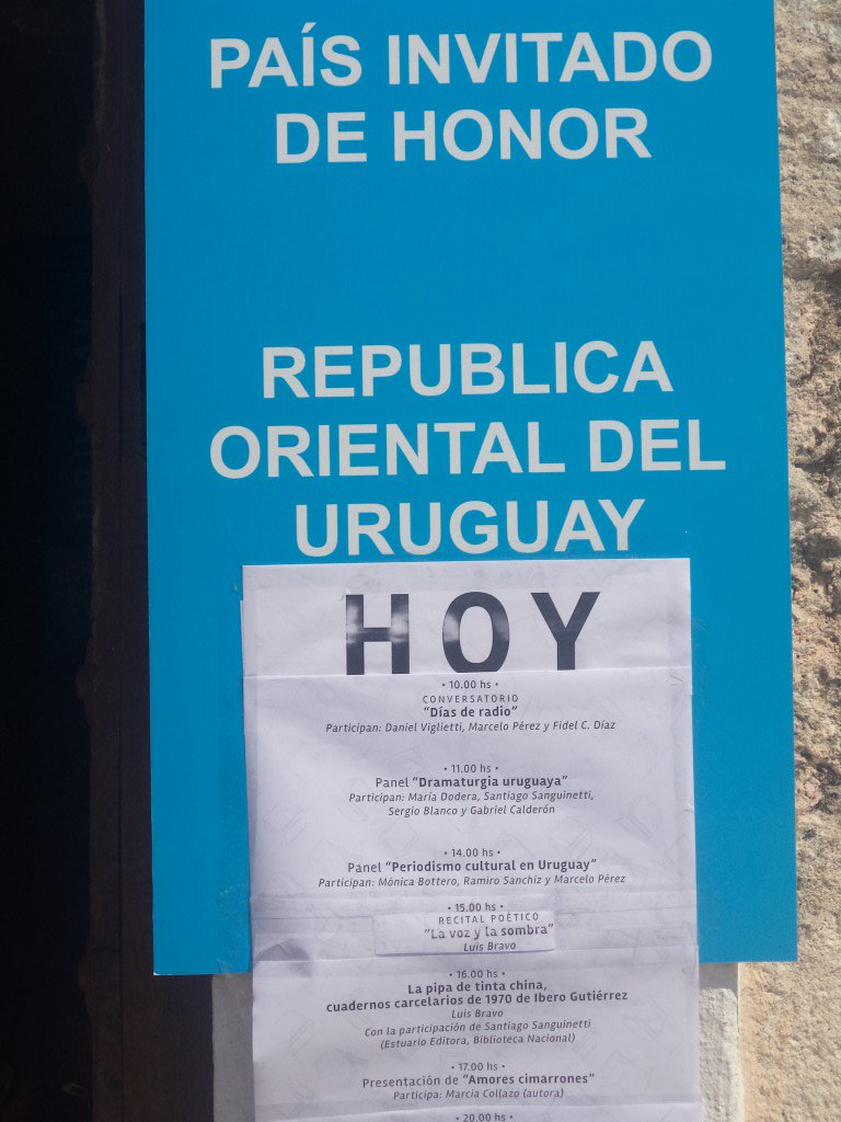 EditorialUCI's tweet photo. AHORA | Instantáneas de lo que acontece en #FILCuba2016 Saludos @observalibro @ferialibro @librosyletras @libroscom https://t.co/B0n11IivDW