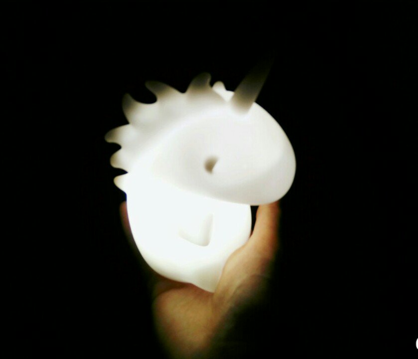 Biboune n'aura pas peur la nuit, c'est sur !!
#bébé #nuits @Bivouvou  #veilleuse #licorne