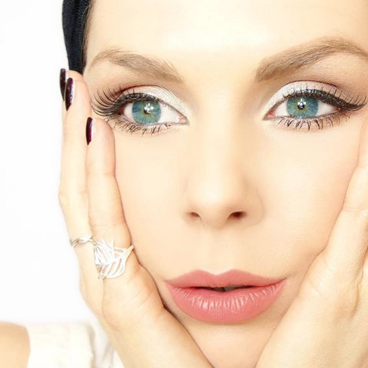 lyla_loves's tweet photo. How stunning does @TheLauraBlair look wearing our Silver Leaf Ring available now for just £3:https://t.co/4sVmZGPUKe https://t.co/wqQzaT3XNf