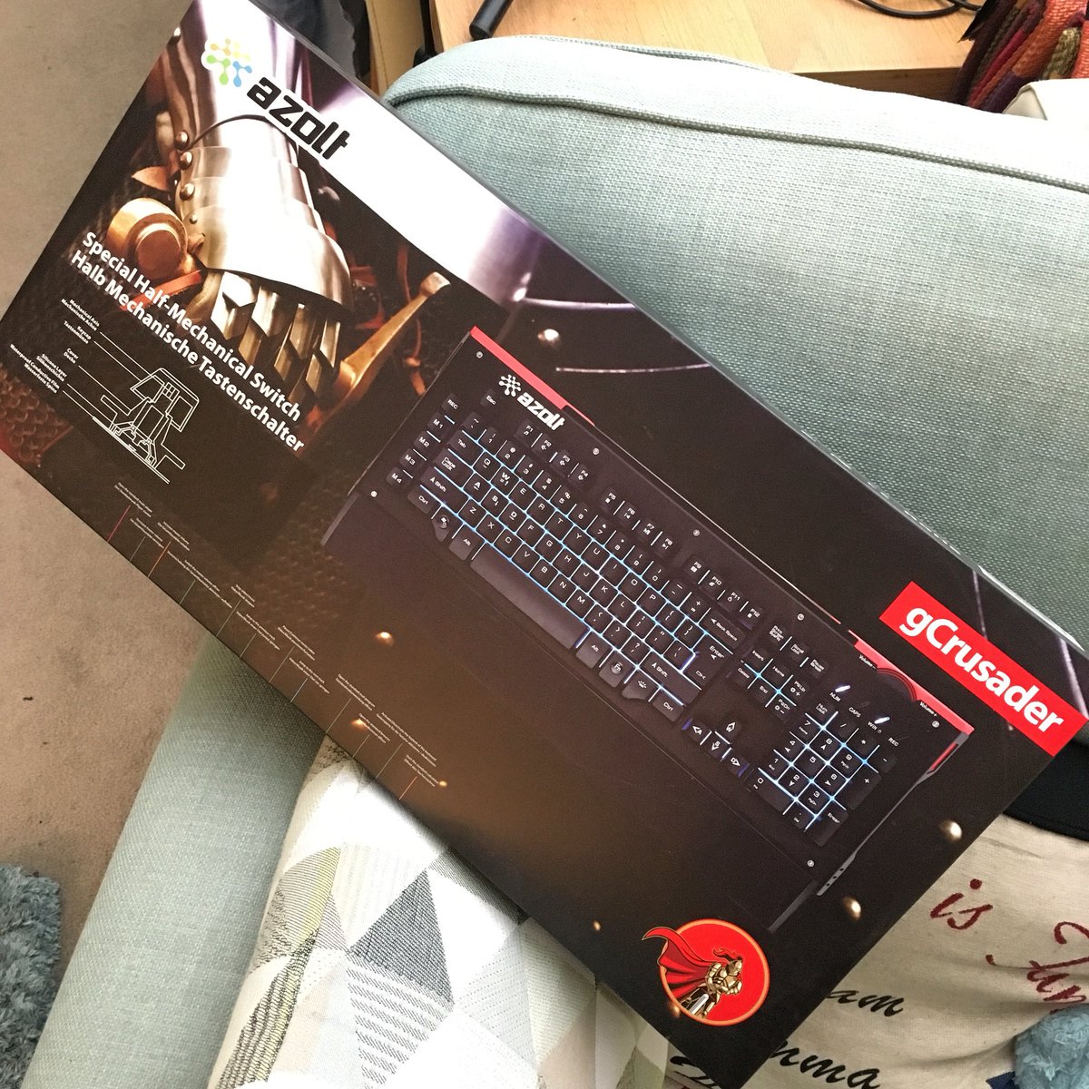 CazuaLLUK's tweet photo. Cant wait to try this gCrusader Half-Mechanical Gaming Keyboard from @AzoltOfficial 😀 #azolt https://t.co/rOjCAwggWy https://t.co/qEMCShY7F8