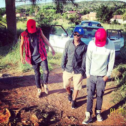 BanksTshepo's tweet photo. OMG OMG OMG!! LOOK AT THE SQUAD..#STRERT CRED FAM https://t.co/2O842fEwQw