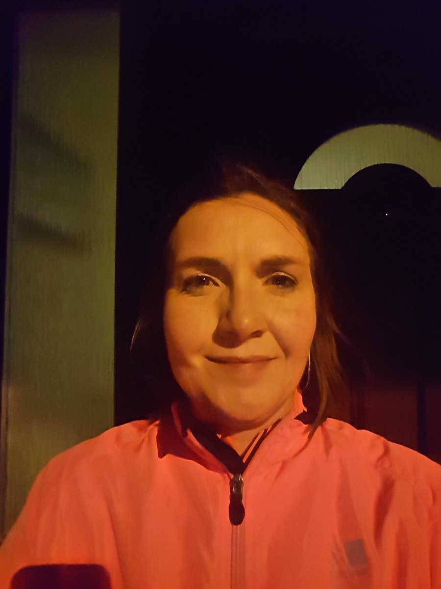 maureenacd's tweet photo. Post run should have been another 5.5 miles for #teamred but my tomtom failed halfway #checkbattery! @UKRunChat https://t.co/MgBg3m7On4