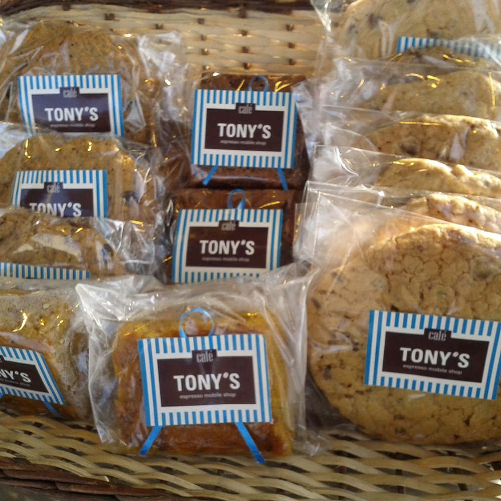 TonysCafePE's tweet photo. ¿Te provocan algunas #galletas? En Tony's tenemos todas las que quieras ¡Ven a probarlas! #Cookies #takeabreak https://t.co/VbLnzkYjSk
