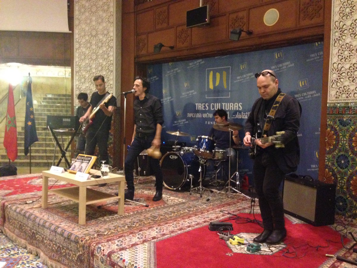 olgacuadrado's tweet photo. Prueba de sonido @miraflores_band.Todo listo en @FunTresCulturas para presentar a @czanon. Con @FranGMatute #rock https://t.co/rVW0bcgr29